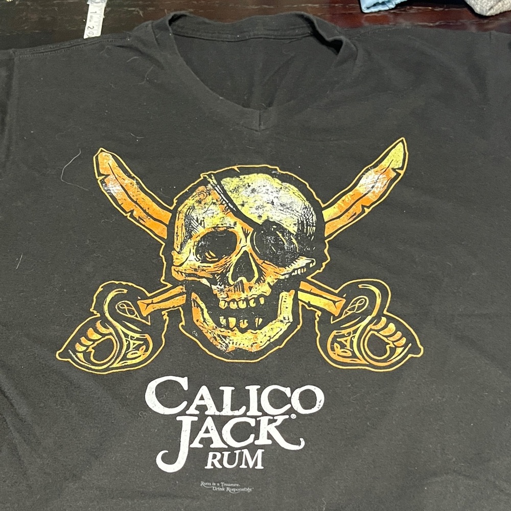 Source Unknown Black Tee with Gold Skull Design